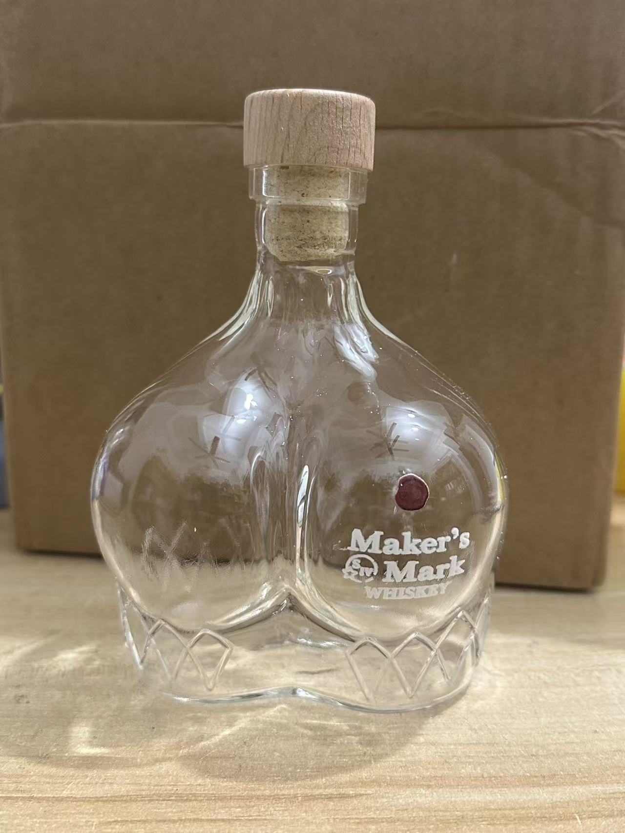 Novelty Buttocks Shape Whiskey - đánh giá và giá Glass Decanter Whiskey