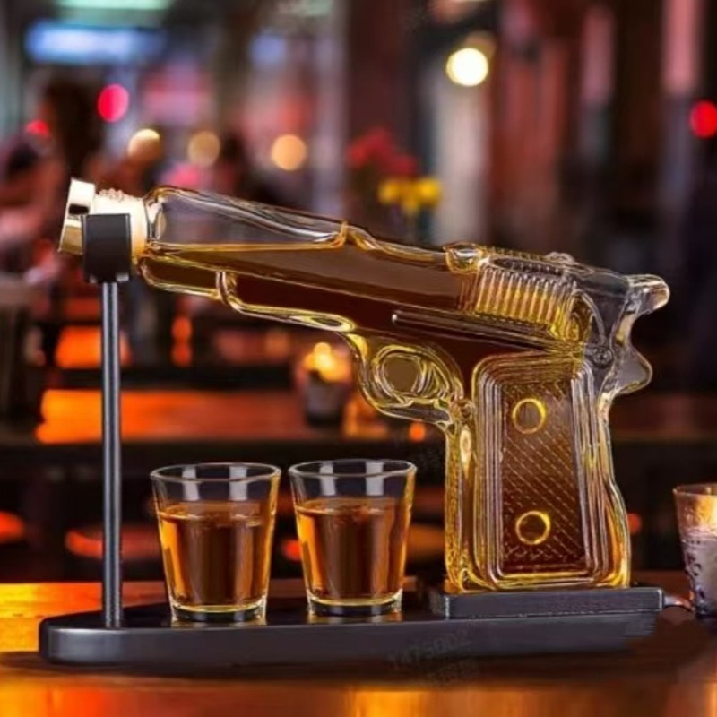 Sandhawk Glass Pistol Decanter - đánh giá và giá Glass Decanter Whiskey