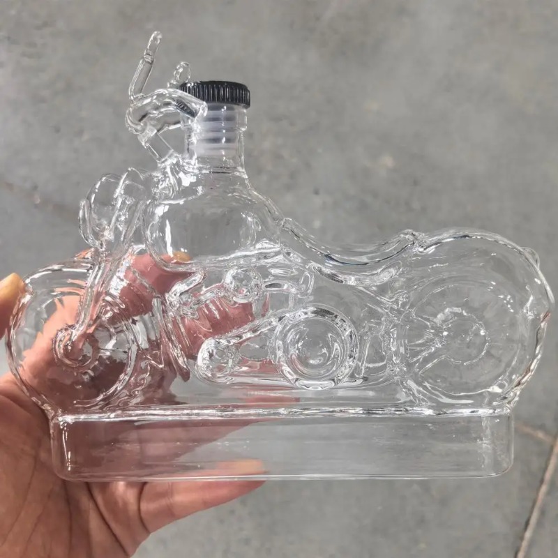Motorcycle Style Whisky Decant - đánh giá và giá Glass Decanter Whiskey